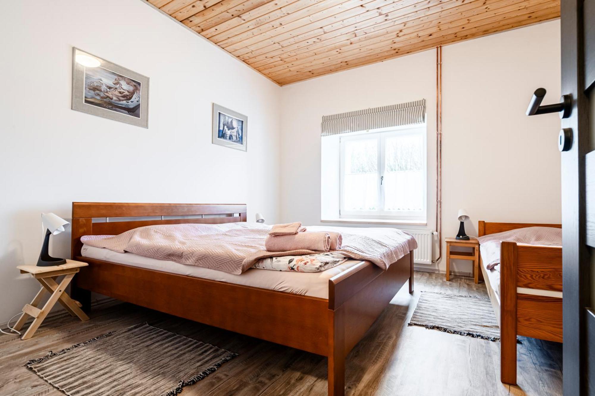 Appartement Dvur Dolenec à Rohoznice  Extérieur photo
